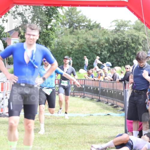 21.06.2026 - 29. Vierlanden-Triathlon Andreas Tolksdorf http://msf.ph/oto/9891822 21.06.2026 13:29:30 Ziel 114, 693, 730, 114, 693, 730 meine-sportfotos.de