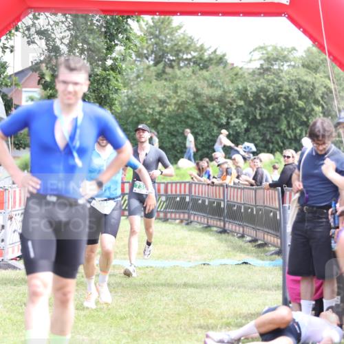 21.06.2026 - 29. Vierlanden-Triathlon Andreas Tolksdorf http://msf.ph/oto/9891824 21.06.2026 13:29:30 Ziel 114, 693, 730, 114, 693, 730 meine-sportfotos.de