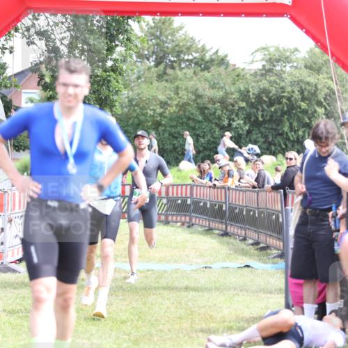 21.06.2026 - 29. Vierlanden-Triathlon Andreas Tolksdorf http://msf.ph/oto/9891825 21.06.2026 13:29:30 Ziel 114, 693, 730, 114, 693, 730 meine-sportfotos.de
