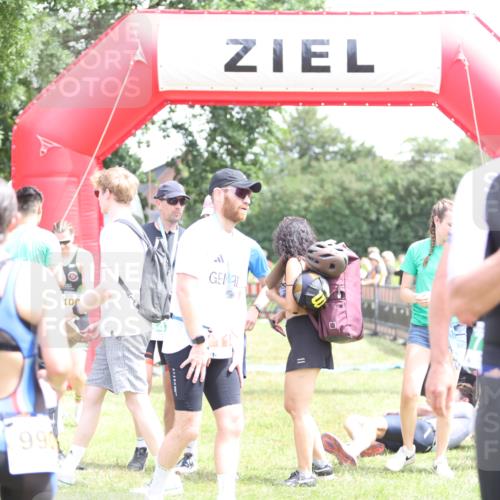 21.06.2026 - 29. Vierlanden-Triathlon Andreas Tolksdorf http://msf.ph/oto/9891827 21.06.2026 13:30:02 Ziel 685, 1006, 1008, 685, 1006, 1008 meine-sportfotos.de