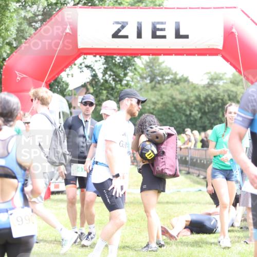 21.06.2026 - 29. Vierlanden-Triathlon Andreas Tolksdorf http://msf.ph/oto/9891830 21.06.2026 13:30:02 Ziel 685, 1006, 1008, 685, 1006, 1008 meine-sportfotos.de