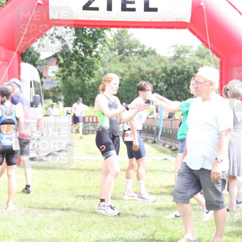 21.06.2026 - 29. Vierlanden-Triathlon Andreas Tolksdorf http://msf.ph/oto/9891831 21.06.2026 13:30:16 Ziel 83, 747, 758, 1011, 83, 747, 758, 1011 meine-sportfotos.de