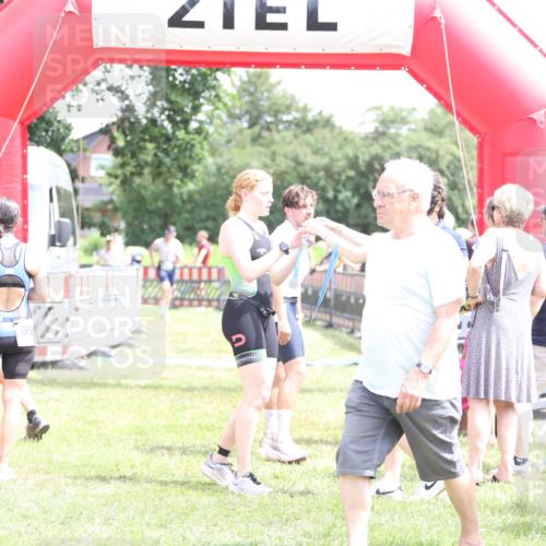 21.06.2026 - 29. Vierlanden-Triathlon Andreas Tolksdorf http://msf.ph/oto/9891835 21.06.2026 13:30:16 Ziel 83, 747, 758, 1011, 83, 747, 758, 1011 meine-sportfotos.de