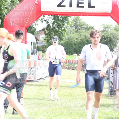 21.06.2026 - 29. Vierlanden-Triathlon Andreas Tolksdorf http://msf.ph/oto/9891840 21.06.2026 13:30:22 Ziel 83, 747, 758, 1011, 83, 747, 758, 1011 meine-sportfotos.de
