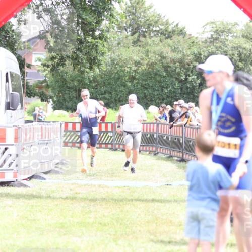 21.06.2026 - 29. Vierlanden-Triathlon Andreas Tolksdorf http://msf.ph/oto/9891855 21.06.2026 13:30:51 Ziel 887, 893, 887, 893 meine-sportfotos.de
