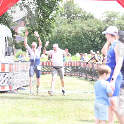 21.06.2026 - 29. Vierlanden-Triathlon Andreas Tolksdorf http://msf.ph/oto/9891863 21.06.2026 13:30:52 Ziel 887, 893, 887, 893 meine-sportfotos.de