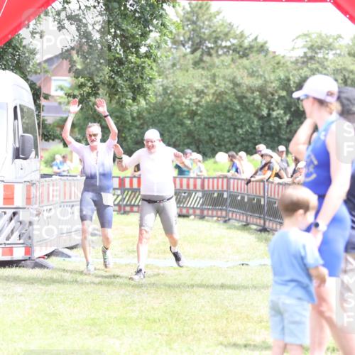21.06.2026 - 29. Vierlanden-Triathlon Andreas Tolksdorf http://msf.ph/oto/9891865 21.06.2026 13:30:52 Ziel 887, 893, 887, 893 meine-sportfotos.de