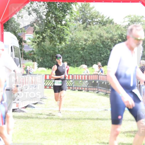 21.06.2026 - 29. Vierlanden-Triathlon Andreas Tolksdorf http://msf.ph/oto/9891869 21.06.2026 13:31:01 Ziel 887, 887 meine-sportfotos.de