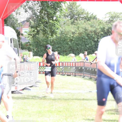 21.06.2026 - 29. Vierlanden-Triathlon Andreas Tolksdorf http://msf.ph/oto/9891871 21.06.2026 13:31:02 Ziel 887, 887 meine-sportfotos.de