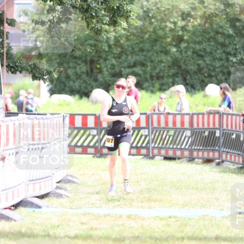21.06.2026 - 29. Vierlanden-Triathlon Andreas Tolksdorf http://msf.ph/oto/9891883 21.06.2026 13:31:17 Ziel 1007, 1007 meine-sportfotos.de