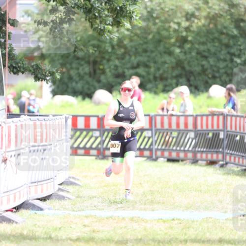 21.06.2026 - 29. Vierlanden-Triathlon Andreas Tolksdorf http://msf.ph/oto/9891885 21.06.2026 13:31:17 Ziel 1007, 1007 meine-sportfotos.de