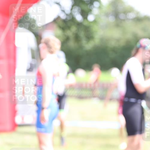 21.06.2026 - 29. Vierlanden-Triathlon Andreas Tolksdorf http://msf.ph/oto/9891919 21.06.2026 13:31:56 Ziel 163, 1021, 163, 1021 meine-sportfotos.de