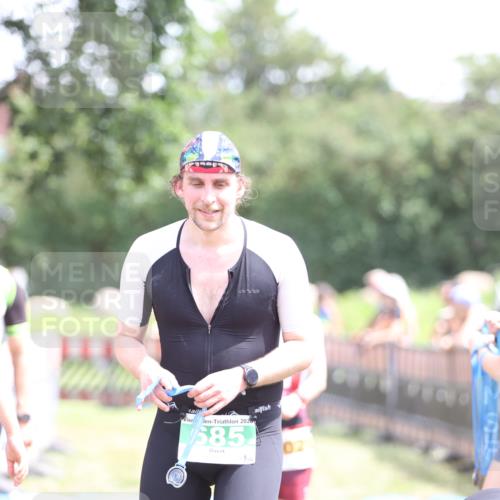 21.06.2026 - 29. Vierlanden-Triathlon Andreas Tolksdorf http://msf.ph/oto/9891921 21.06.2026 13:31:58 Ziel 1021, 1021 meine-sportfotos.de