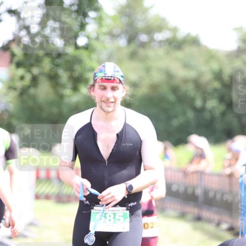 21.06.2026 - 29. Vierlanden-Triathlon Andreas Tolksdorf http://msf.ph/oto/9891923 21.06.2026 13:31:58 Ziel 1021, 1021 meine-sportfotos.de