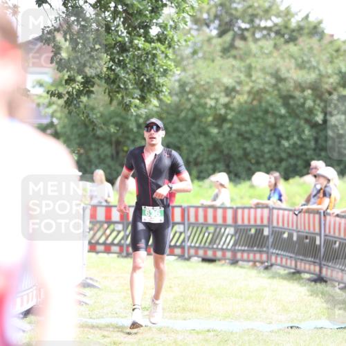 21.06.2026 - 29. Vierlanden-Triathlon Andreas Tolksdorf http://msf.ph/oto/9891928 21.06.2026 13:32:10 Ziel 636, 987, 636, 987 meine-sportfotos.de