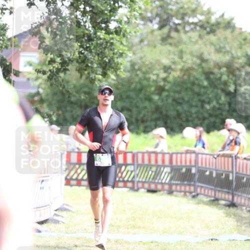 21.06.2026 - 29. Vierlanden-Triathlon Andreas Tolksdorf http://msf.ph/oto/9891935 21.06.2026 13:32:11 Ziel 636, 987, 636, 987 meine-sportfotos.de