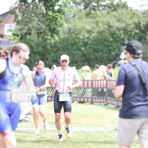 21.06.2026 - 29. Vierlanden-Triathlon Andreas Tolksdorf http://msf.ph/oto/9891949 21.06.2026 13:32:29 Ziel 683, 769, 804, 900, 986, 1003, 1010, 683, 769, 804, 900, 986, 1003, 1010 meine-sportfotos.de
