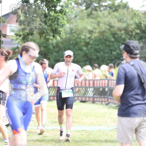 21.06.2026 - 29. Vierlanden-Triathlon Andreas Tolksdorf http://msf.ph/oto/9891952 21.06.2026 13:32:29 Ziel 683, 769, 804, 900, 986, 1003, 1010, 683, 769, 804, 900, 986, 1003, 1010 meine-sportfotos.de