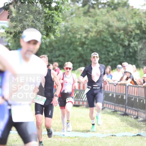21.06.2026 - 29. Vierlanden-Triathlon Andreas Tolksdorf http://msf.ph/oto/9891960 21.06.2026 13:32:36 Ziel 683, 769, 986, 1003, 683, 769, 986, 1003 meine-sportfotos.de