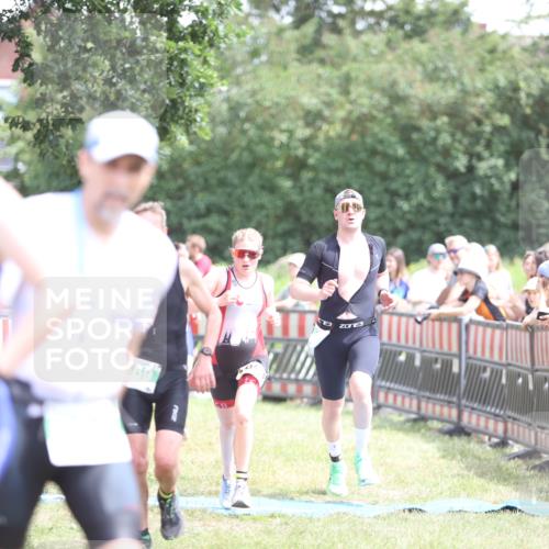 21.06.2026 - 29. Vierlanden-Triathlon Andreas Tolksdorf http://msf.ph/oto/9891961 21.06.2026 13:32:36 Ziel 683, 769, 986, 1003, 683, 769, 986, 1003 meine-sportfotos.de