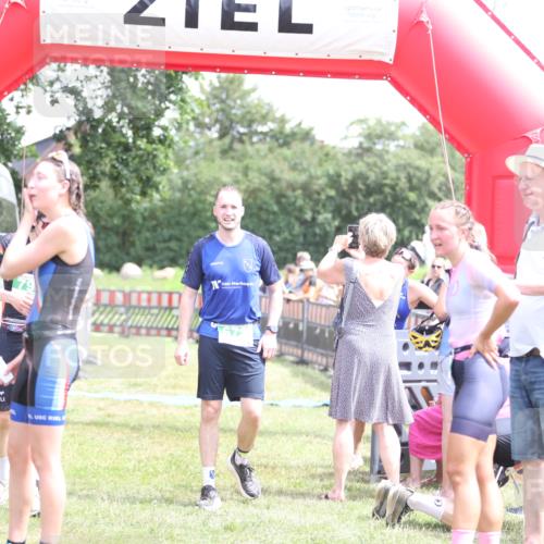 21.06.2026 - 29. Vierlanden-Triathlon Andreas Tolksdorf http://msf.ph/oto/9892001 21.06.2026 13:33:29 Ziel 59, 737, 776, 869, 59, 737, 776, 869 meine-sportfotos.de