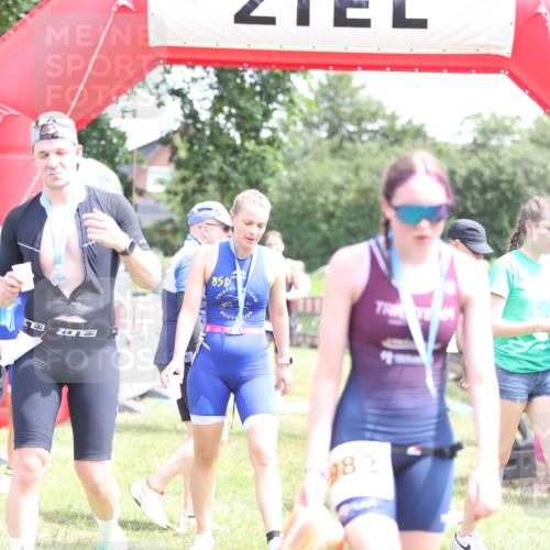 21.06.2026 - 29. Vierlanden-Triathlon Andreas Tolksdorf http://msf.ph/oto/9892008 21.06.2026 13:34:40 Ziel 171, 171 meine-sportfotos.de
