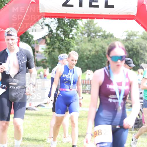 21.06.2026 - 29. Vierlanden-Triathlon Andreas Tolksdorf http://msf.ph/oto/9892012 21.06.2026 13:34:40 Ziel 171, 171 meine-sportfotos.de