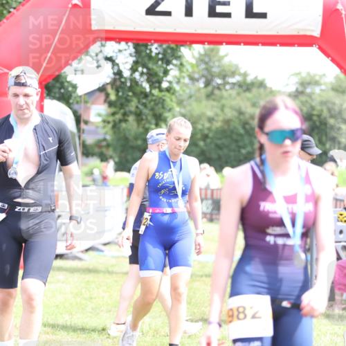 21.06.2026 - 29. Vierlanden-Triathlon Andreas Tolksdorf http://msf.ph/oto/9892014 21.06.2026 13:34:40 Ziel 171, 171 meine-sportfotos.de