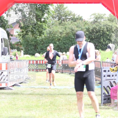 21.06.2026 - 29. Vierlanden-Triathlon Andreas Tolksdorf http://msf.ph/oto/9892032 21.06.2026 13:35:16 Ziel 658, 813, 658, 813 meine-sportfotos.de