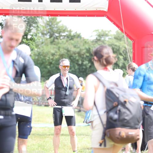 21.06.2026 - 29. Vierlanden-Triathlon Andreas Tolksdorf http://msf.ph/oto/9892034 21.06.2026 13:35:28 Ziel  meine-sportfotos.de