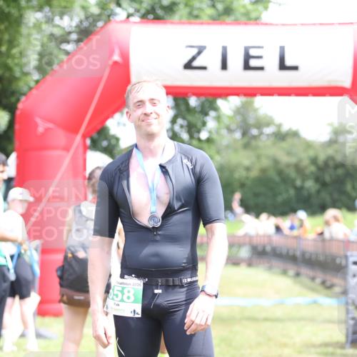 21.06.2026 - 29. Vierlanden-Triathlon Andreas Tolksdorf http://msf.ph/oto/9892043 21.06.2026 13:35:41 Ziel  meine-sportfotos.de