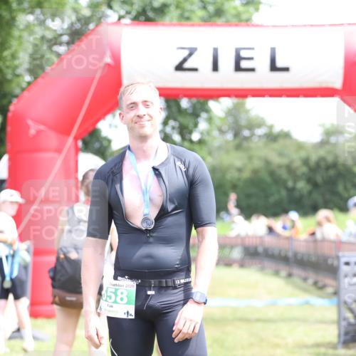21.06.2026 - 29. Vierlanden-Triathlon Andreas Tolksdorf http://msf.ph/oto/9892045 21.06.2026 13:35:41 Ziel  meine-sportfotos.de