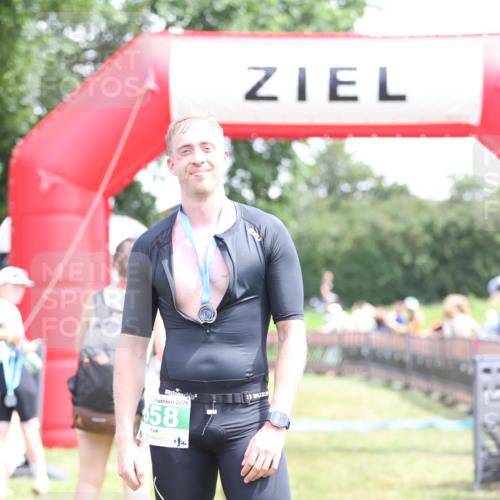 21.06.2026 - 29. Vierlanden-Triathlon Andreas Tolksdorf http://msf.ph/oto/9892046 21.06.2026 13:35:41 Ziel  meine-sportfotos.de