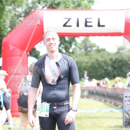 21.06.2026 - 29. Vierlanden-Triathlon Andreas Tolksdorf http://msf.ph/oto/9892048 21.06.2026 13:35:42 Ziel  meine-sportfotos.de