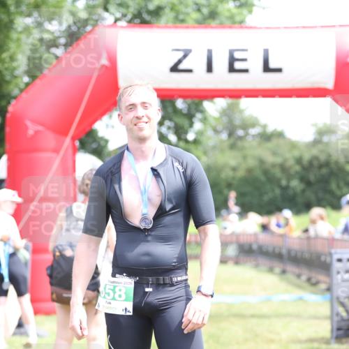 21.06.2026 - 29. Vierlanden-Triathlon Andreas Tolksdorf http://msf.ph/oto/9892049 21.06.2026 13:35:42 Ziel  meine-sportfotos.de
