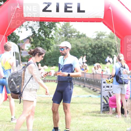 21.06.2026 - 29. Vierlanden-Triathlon Andreas Tolksdorf http://msf.ph/oto/9892053 21.06.2026 13:35:53 Ziel 278, 687, 723, 278, 687, 723 meine-sportfotos.de