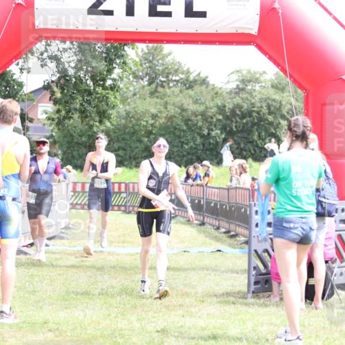 21.06.2026 - 29. Vierlanden-Triathlon Andreas Tolksdorf http://msf.ph/oto/9892057 21.06.2026 13:35:58 Ziel 153, 278, 687, 723, 153, 278, 687, 723 meine-sportfotos.de