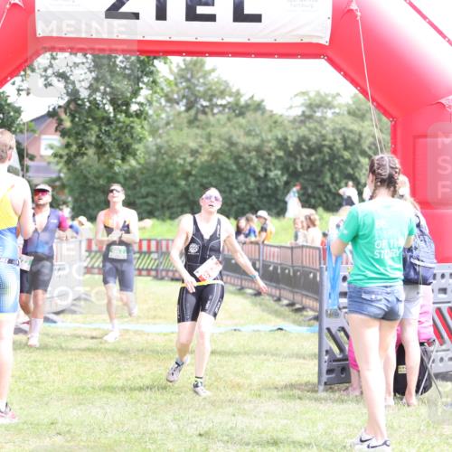 21.06.2026 - 29. Vierlanden-Triathlon Andreas Tolksdorf http://msf.ph/oto/9892059 21.06.2026 13:35:59 Ziel 153, 278, 687, 723, 153, 278, 687, 723 meine-sportfotos.de