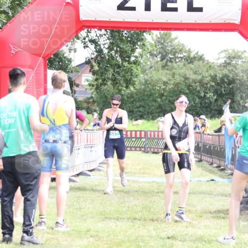 21.06.2026 - 29. Vierlanden-Triathlon Andreas Tolksdorf http://msf.ph/oto/9892061 21.06.2026 13:35:59 Ziel 153, 278, 687, 723, 153, 278, 687, 723 meine-sportfotos.de
