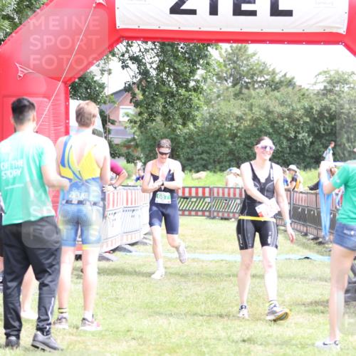 21.06.2026 - 29. Vierlanden-Triathlon Andreas Tolksdorf http://msf.ph/oto/9892063 21.06.2026 13:35:59 Ziel 153, 278, 687, 723, 153, 278, 687, 723 meine-sportfotos.de