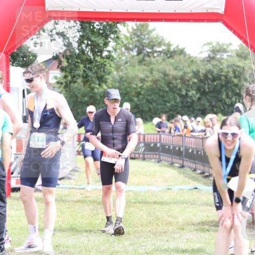 21.06.2026 - 29. Vierlanden-Triathlon Andreas Tolksdorf http://msf.ph/oto/9892068 21.06.2026 13:36:14 Ziel 5, 845, 5, 845 meine-sportfotos.de