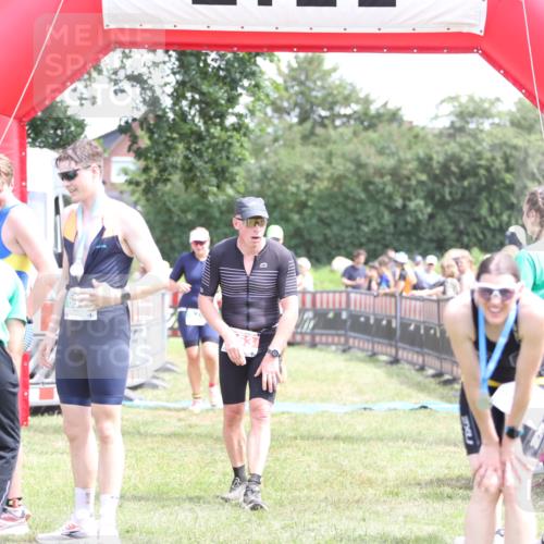 21.06.2026 - 29. Vierlanden-Triathlon Andreas Tolksdorf http://msf.ph/oto/9892070 21.06.2026 13:36:14 Ziel 5, 845, 5, 845 meine-sportfotos.de