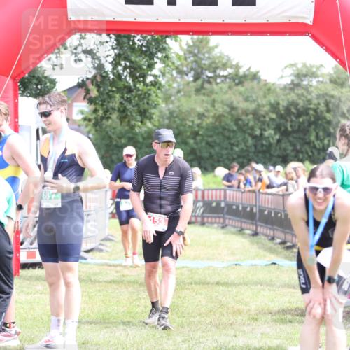 21.06.2026 - 29. Vierlanden-Triathlon Andreas Tolksdorf http://msf.ph/oto/9892071 21.06.2026 13:36:14 Ziel 5, 845, 5, 845 meine-sportfotos.de