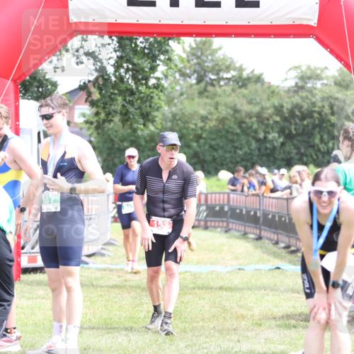 21.06.2026 - 29. Vierlanden-Triathlon Andreas Tolksdorf http://msf.ph/oto/9892072 21.06.2026 13:36:14 Ziel 5, 845, 5, 845 meine-sportfotos.de