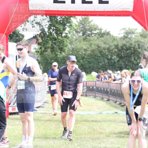 21.06.2026 - 29. Vierlanden-Triathlon Andreas Tolksdorf http://msf.ph/oto/9892073 21.06.2026 13:36:14 Ziel 5, 845, 5, 845 meine-sportfotos.de
