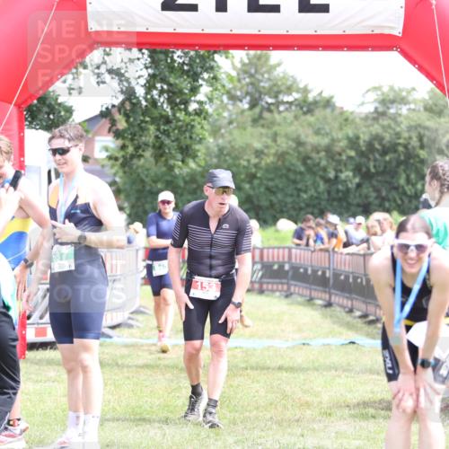 21.06.2026 - 29. Vierlanden-Triathlon Andreas Tolksdorf http://msf.ph/oto/9892074 21.06.2026 13:36:14 Ziel 5, 845, 5, 845 meine-sportfotos.de
