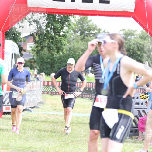 21.06.2026 - 29. Vierlanden-Triathlon Andreas Tolksdorf http://msf.ph/oto/9892078 21.06.2026 13:36:22 Ziel  meine-sportfotos.de