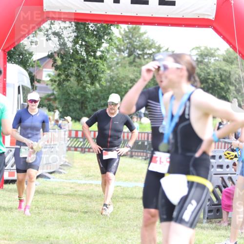 21.06.2026 - 29. Vierlanden-Triathlon Andreas Tolksdorf http://msf.ph/oto/9892079 21.06.2026 13:36:22 Ziel  meine-sportfotos.de