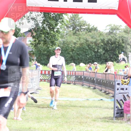 21.06.2026 - 29. Vierlanden-Triathlon Andreas Tolksdorf http://msf.ph/oto/9892088 21.06.2026 13:36:40 Ziel 735, 783, 735, 783 meine-sportfotos.de