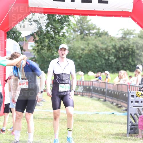 21.06.2026 - 29. Vierlanden-Triathlon Andreas Tolksdorf http://msf.ph/oto/9892097 21.06.2026 13:36:44 Ziel  meine-sportfotos.de